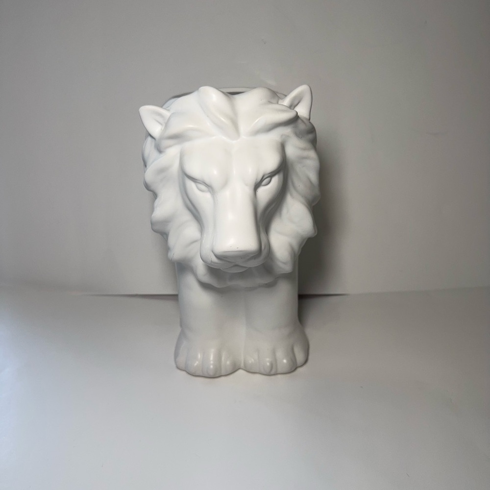 White Ceramic Lion Planter Vase Home Decor Animal Sculpture - Picture 9 of 10